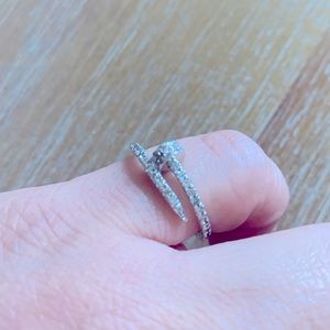 18k white gold nail ring with diamonds size 6
